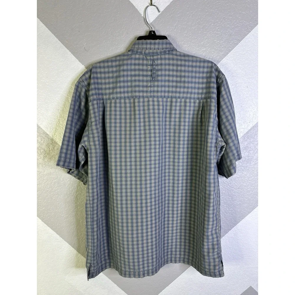 The North Face Mens Worn Plaid Striped Button Up Shirt Size Medium Zipper Pocket